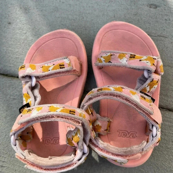 Kids Teva! Adorable fox print. - Picture 5 of 5